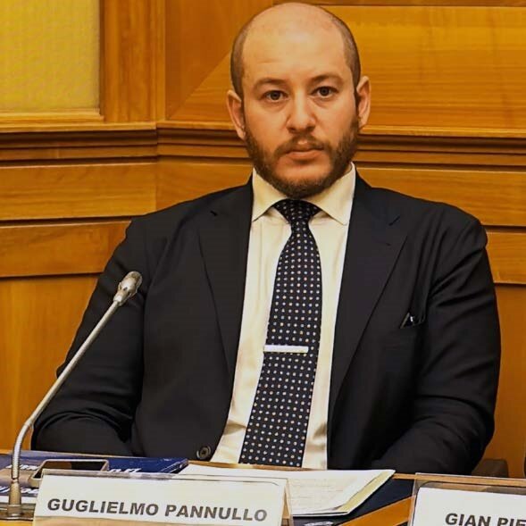 UN MODELLO ECONOMICO PER IL FUTURO: fra visione a lungo termine e identità