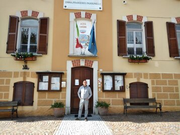 b5522c52-7d01-460c-ad7a-df55191476e9 b5522c52-7d01-460c-ad7a-df55191476e9