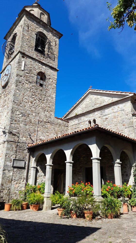 e03de6b5-bdd5-4001-94e3-9c4e22263b16