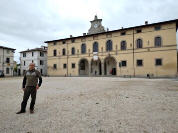 d518f1e3-63b1-4a47-b23b-a717d19a5c48 d518f1e3-63b1-4a47-b23b-a717d19a5c48