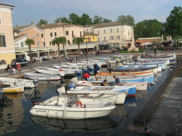 8a9876b1-f9e0-444a-b333-4fc492891352