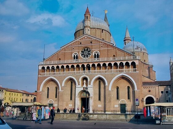 73f740b5-a08f-412b-a681-6c3c7282b8ac