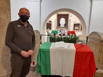 fde9211a-272b-4674-9593-8b4ff24a41da fde9211a-272b-4674-9593-8b4ff24a41da