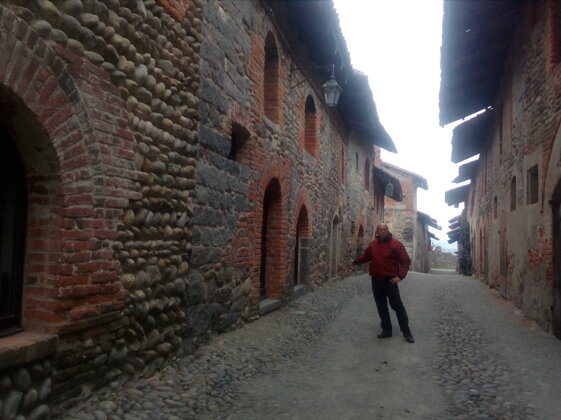 ef903986-1e59-4096-bded-88711661ed54 ef903986-1e59-4096-bded-88711661ed54