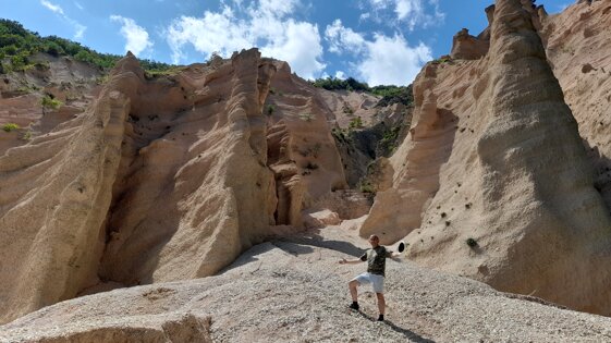 18d0979f-827f-4b45-9e87-51875c89d0d7 18d0979f-827f-4b45-9e87-51875c89d0d7