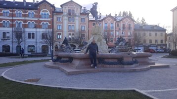 53b2fea3-9348-4d2b-b606-46f6ec5b00da