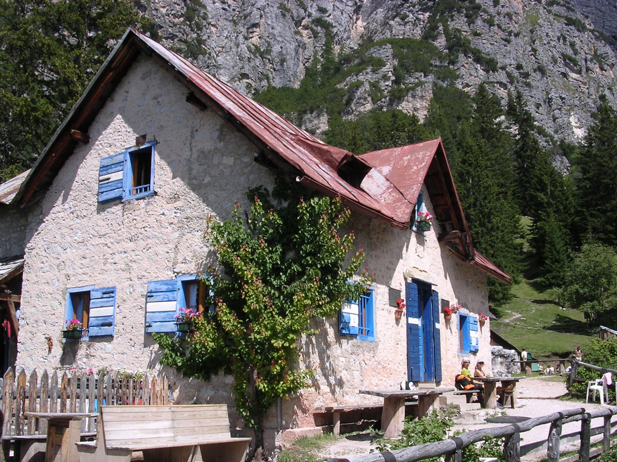 Rifugio San Marco (mt.1823) e Forcella Grande (mt.2265)