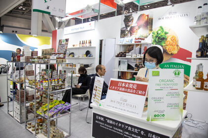 8826b36d-86c1-4adf-b57f-030e548a8597 8826b36d-86c1-4adf-b57f-030e548a8597