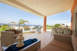 30ff2351-88f9-4cd0-b9d6-402df1475516