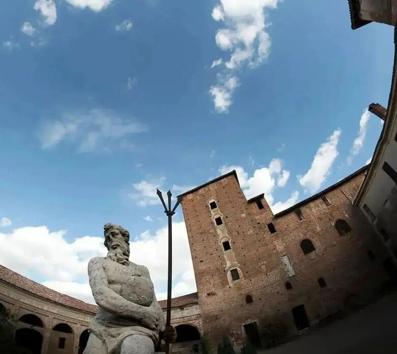 dda99c28-67bd-4b1b-932b-2b0219d89f5b