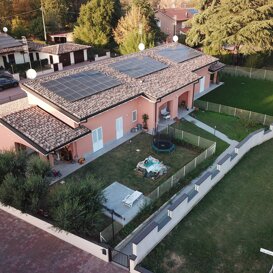 3 Villette indipendenti Linaro Lotto 2 Vista drone 3 Villette indipendenti Linaro Lotto 2 Vista drone