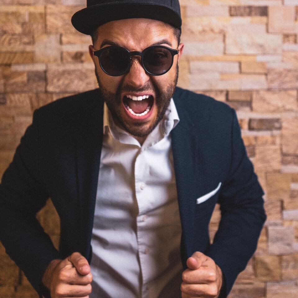 Daniele Conte, il "ragazzo con la reflex in spalla" scelto dai vip