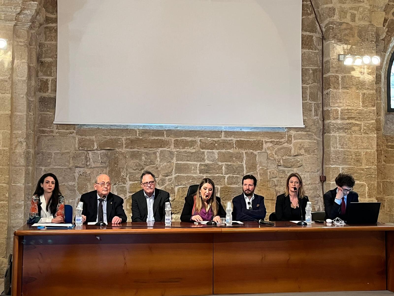 Tecnopolo del Mediterraneo: una sfida per il futuro dei giovani Tecnopolo del Mediterraneo: una sfida per il futuro dei giovani