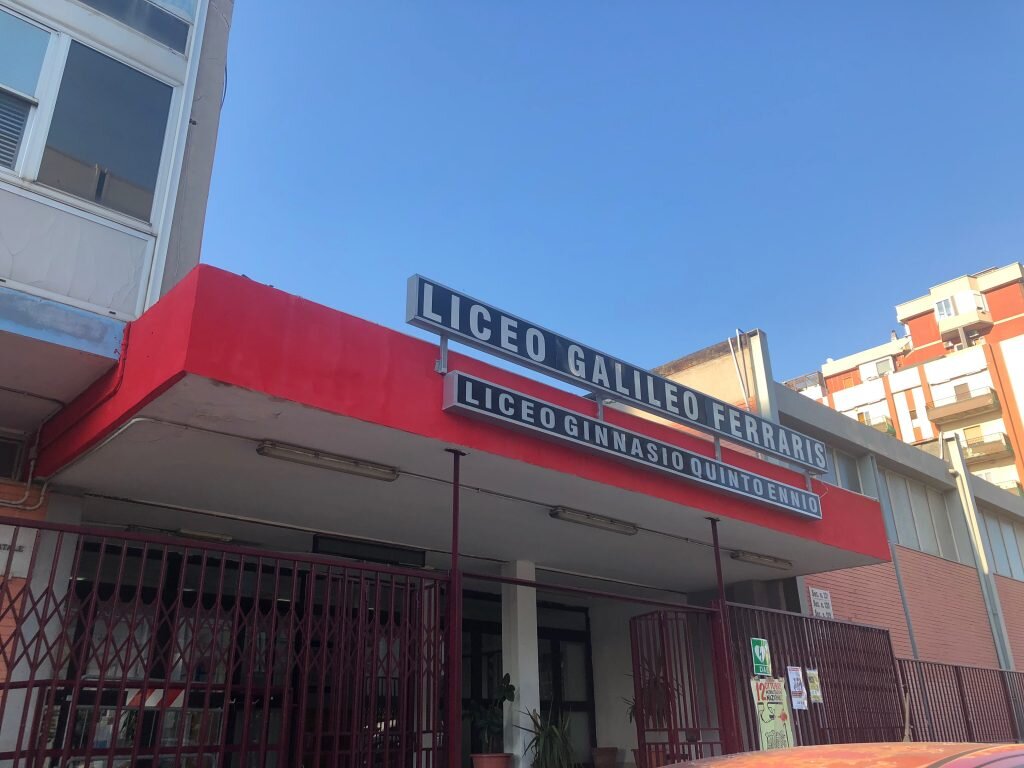 Appello degli studenti dell’I.I.S.S. “G. Ferraris – Q. Ennio”: "Il nostro liceo è in condizioni vergognose"