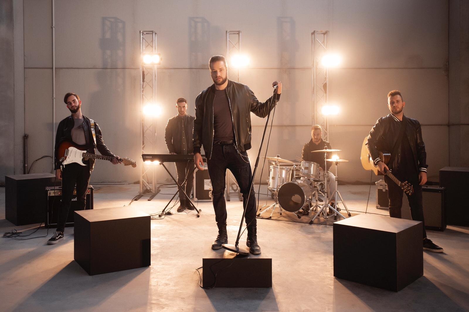 È uscita “Fuori è primavera” dei Liberementi. Il ricavato andrà a Save the Children