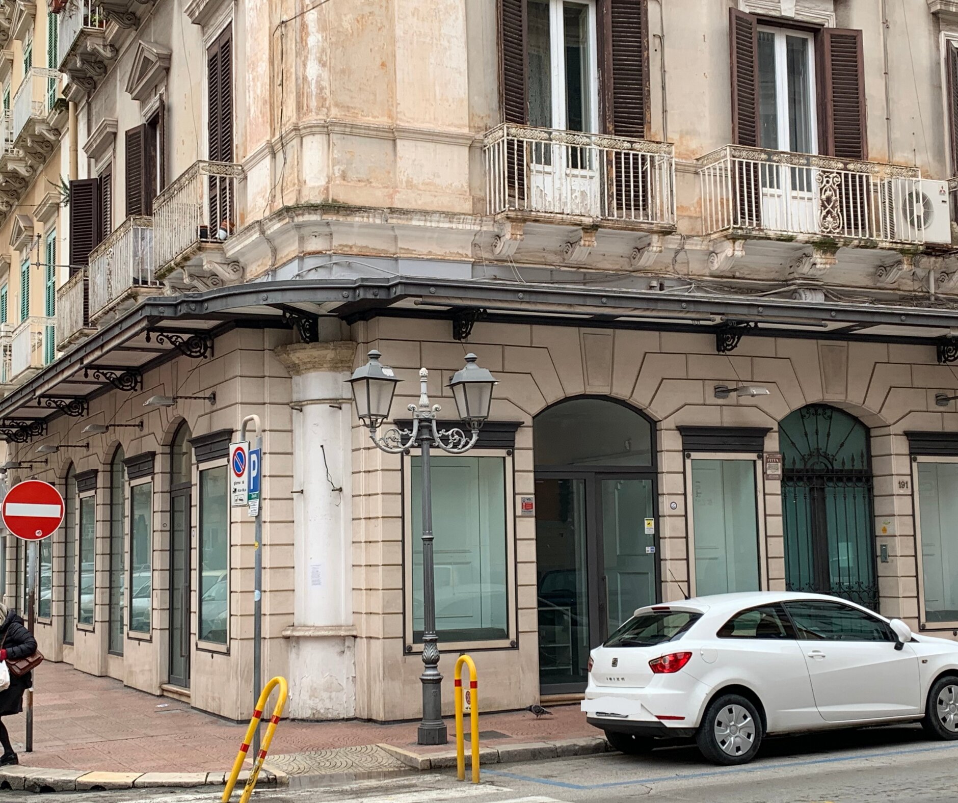 Una nuova vita per il locale ex "Corredi De Florio"?