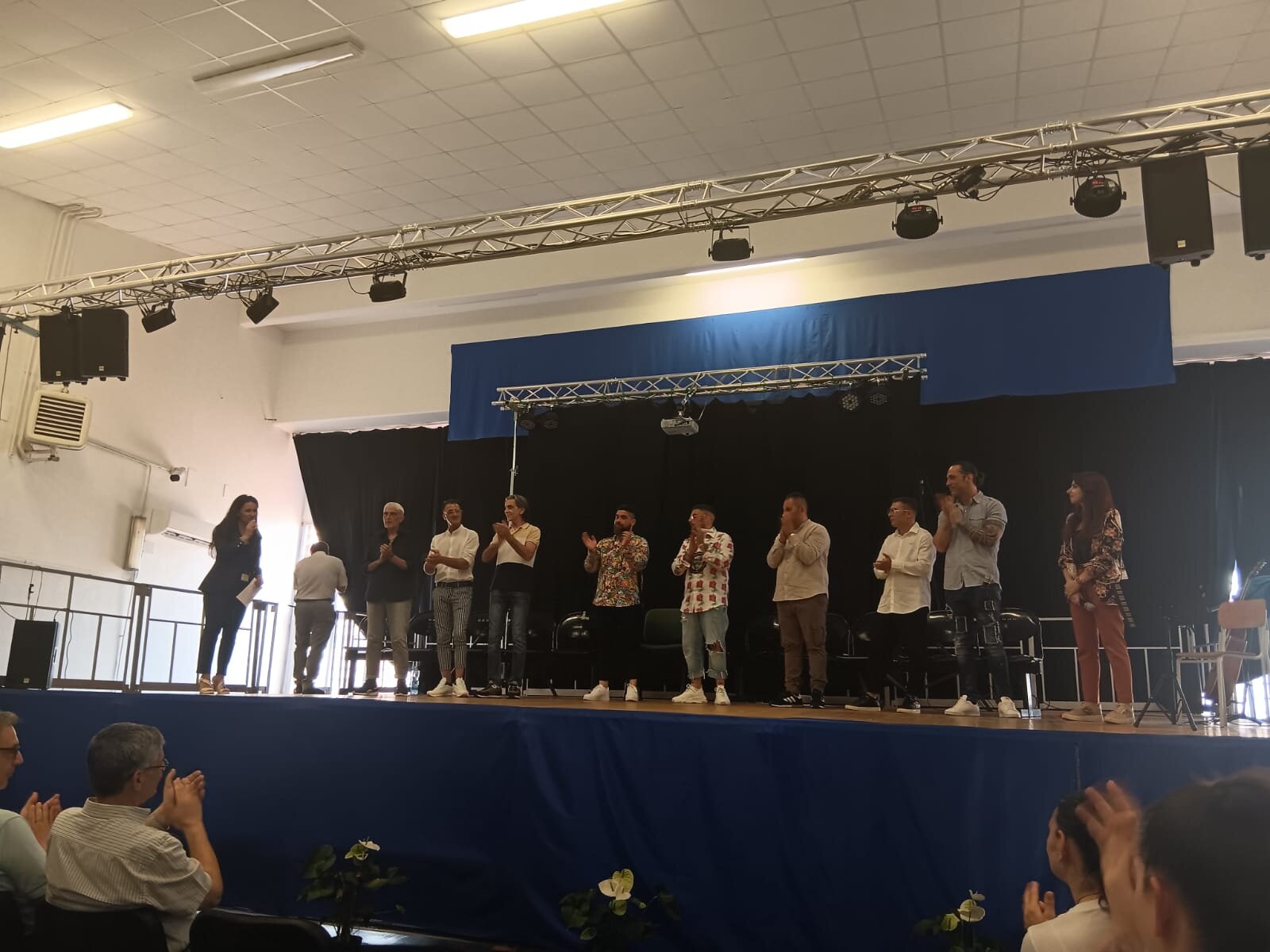 Applausi per "Voci dal silenzio oltre i muri" il progetto al carcere di Taranto di Miriam Serio