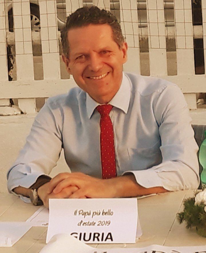 Nicola Losapio incorona il papà più bello d’estate Nicola Losapio incorona il papà più bello d’estate