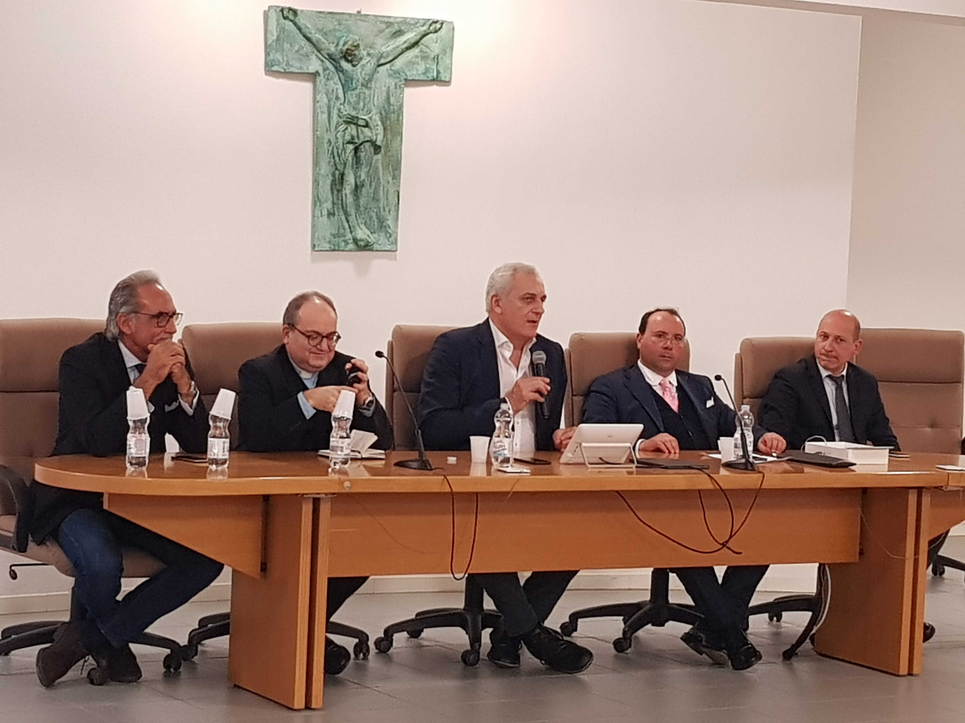 L’europarlamentare Nicola Caputo in visita alla Cittadella della Carità
