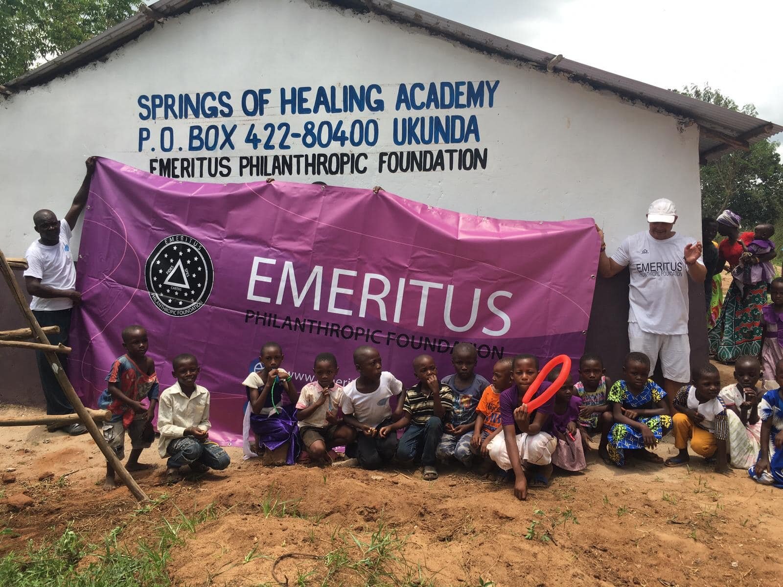 La Poesia Visiva di Fabio De Cuia e Antonella Mele contribuisce alla costruzione di una scuola in Africa La Poesia Visiva di Fabio De Cuia e Antonella Mele contribuisce alla costruzione di una scuola in Africa