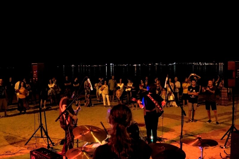 TARANTO: UNA PASSEGGIATA MUSICALE IN VIALE DEL TRAMONTO