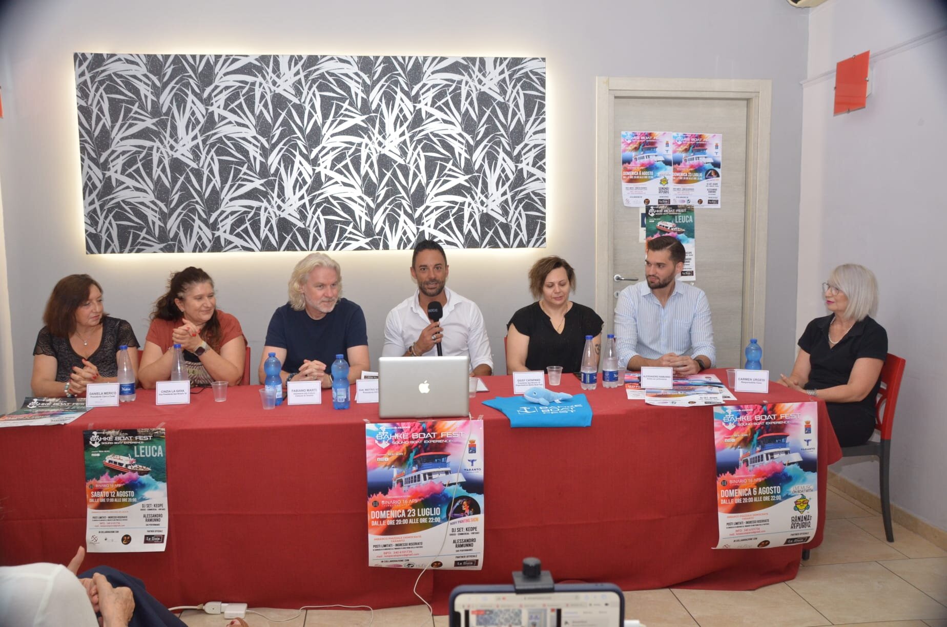 Presentato il Bahke Boat Fest 2023. Keope Catapano: "Siamo pronti a distribuire tonnellate d'amore" Presentato il Bahke Boat Fest 2023. Keope Catapano: "Siamo pronti a distribuire tonnellate d'amore"