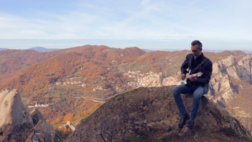 Vito Astone: Una famosa Ballad per Natale Vito Astone: Una famosa Ballad per Natale