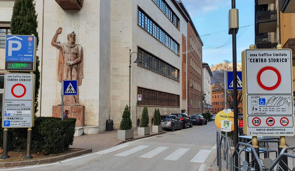 7eca58d1-76d2-497e-9b12-281e315d00cb