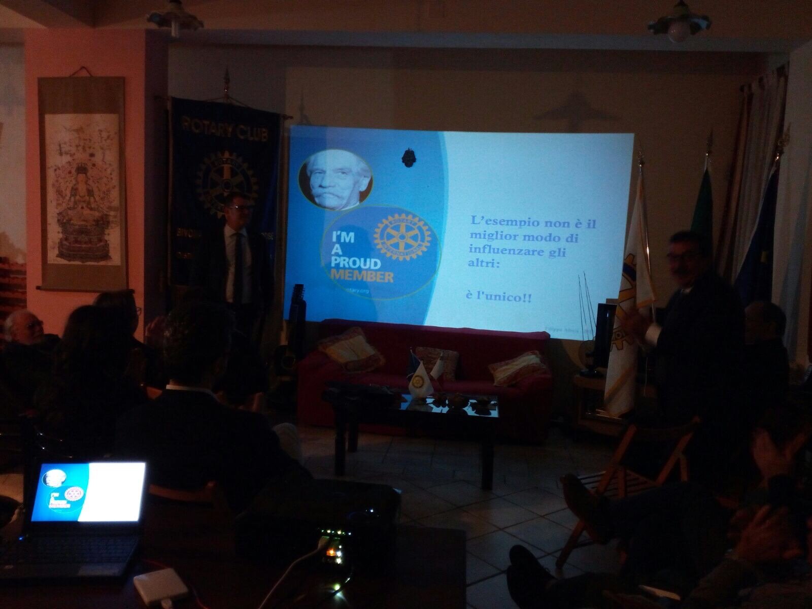 Caminetto di istruzione Rotaryana