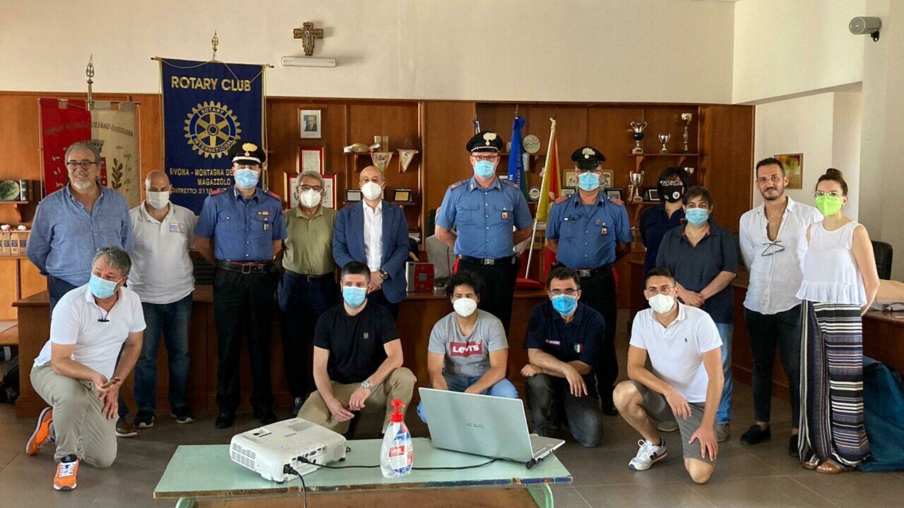 Corso BLSD e donazione defibrillatore alla caserma dei carabinieri di Santo Stefano Quisquina