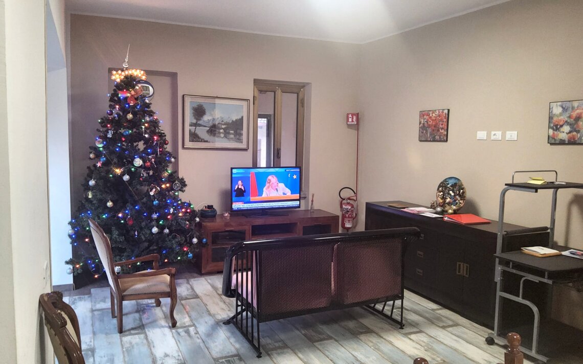 Spazio di condivisione per l'attivit ricreativa e di socializzazione all'interno. Spazio di condivisione per l'attivit ricreativa e di socializzazione all'interno.