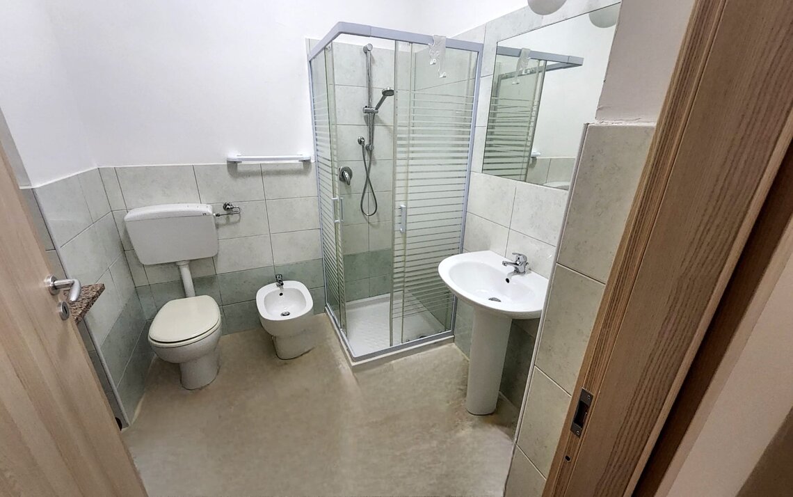 Bagno - Stanza 1 Ospiti Bagno - Stanza 1 Ospiti