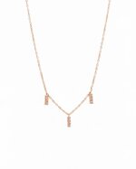 collana-con-zirconi-quadrati-pendenti