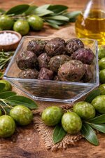 olive-nere-condite-con-origano