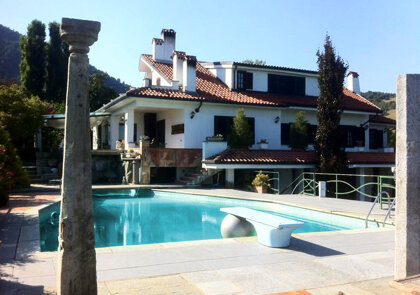 villa%20con%20piscina.jpeg