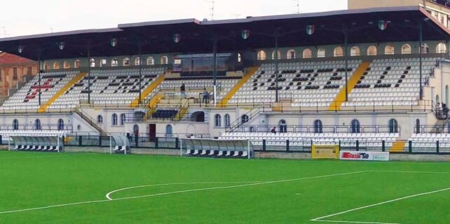 tribuna_centrale_e_gradinata_sud_stadio_silvio_piola_vercelli-1200x597.jpeg