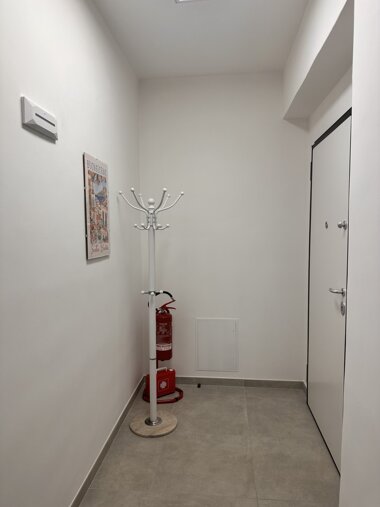 estintore+cassetta pronto soccorso.jpeg
