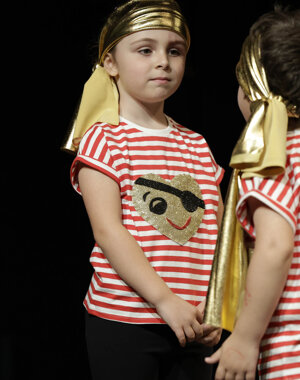 dysm22 babylocandina the pirate's crew baby show do you speak musical.jpeg