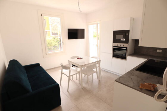 032b0fb6-fc11-42e7-838a-5f9cd94a4861