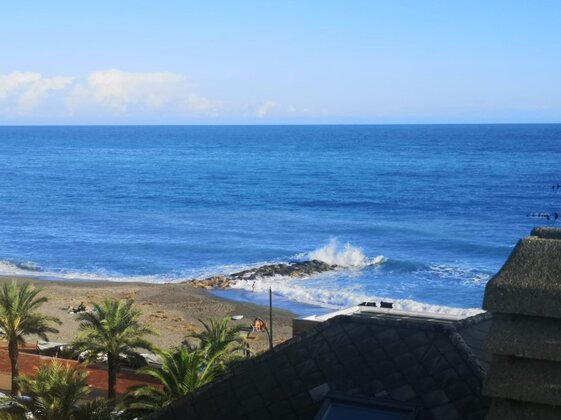 2da1823d-048b-4cd7-89a7-9f5a74f5afed