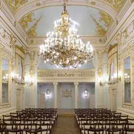 Sala degli Specchi Predisposizione a conferenze di vario genere