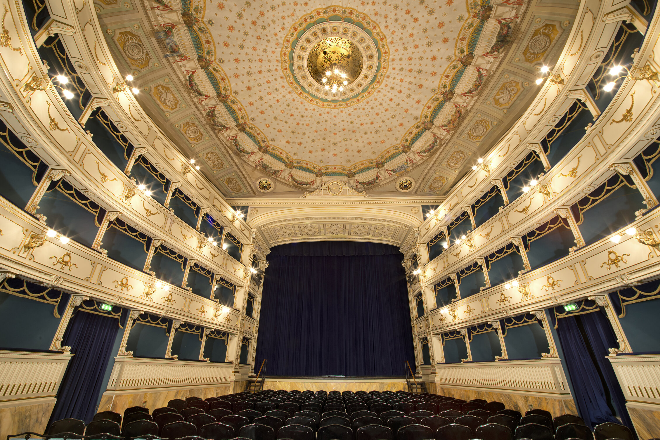 201e6b7e-ee94-46fc-8ae7-a49004c5c7e8 201e6b7e-ee94-46fc-8ae7-a49004c5c7e8