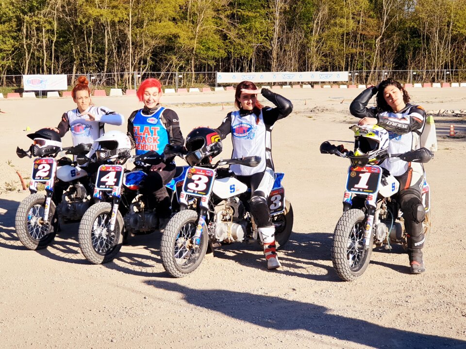 4200df1f-8344-49f5-962c-9a4449042353 4200df1f-8344-49f5-962c-9a4449042353