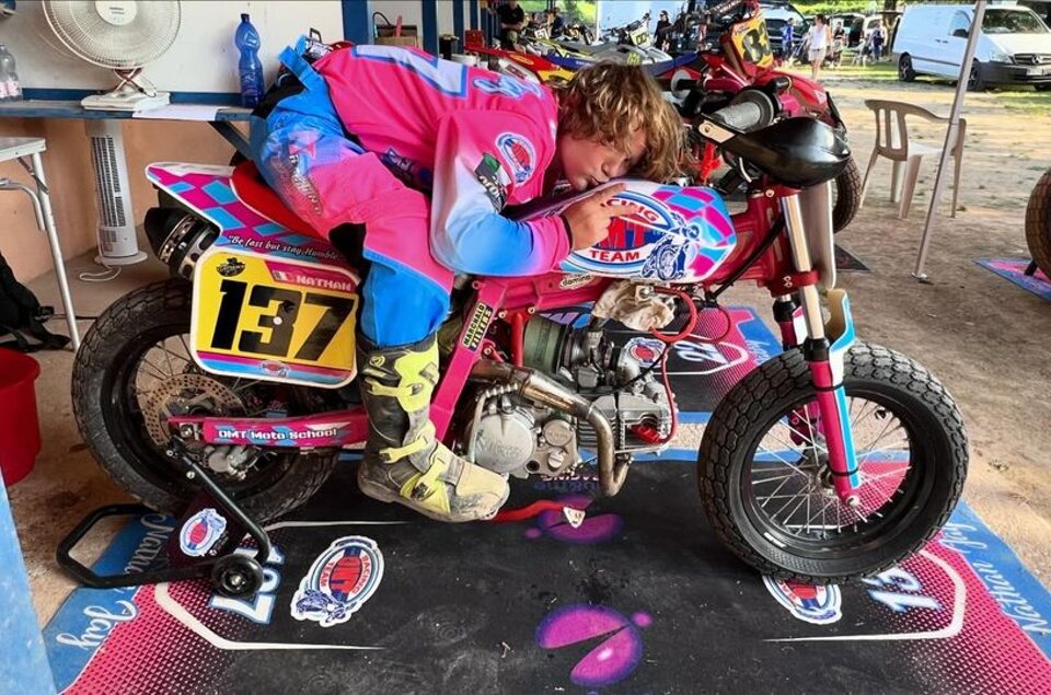 15834b2c-1960-4932-8d6f-f291825ec864 15834b2c-1960-4932-8d6f-f291825ec864