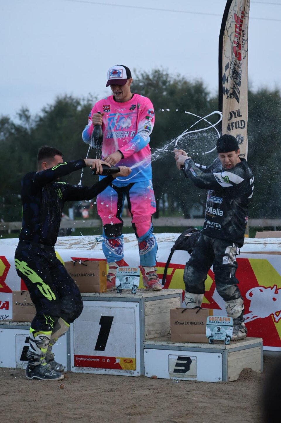 06bb3b68-4dcc-4527-887d-1c4b5f20a726