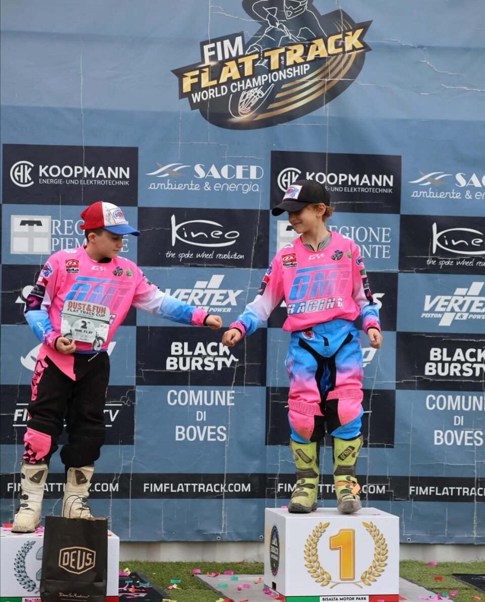 e3ebf69d-70b5-4f6f-9555-1f8549cb464a e3ebf69d-70b5-4f6f-9555-1f8549cb464a