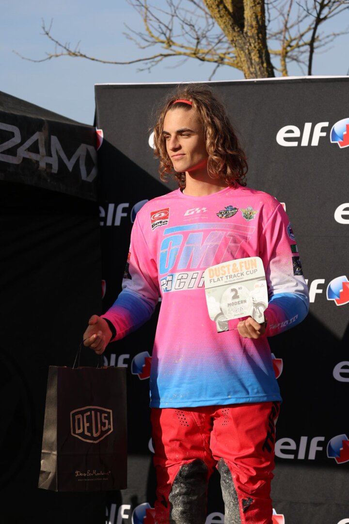 5b8feeab-8a7f-43cd-b378-a60d79e2e7c6 5b8feeab-8a7f-43cd-b378-a60d79e2e7c6