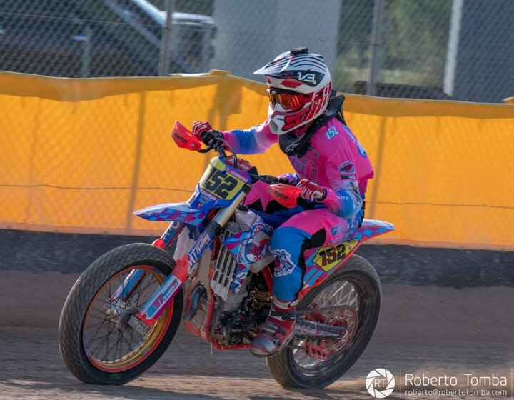 d2f4641f-d72e-416c-b5b6-ff0f05e24521 d2f4641f-d72e-416c-b5b6-ff0f05e24521