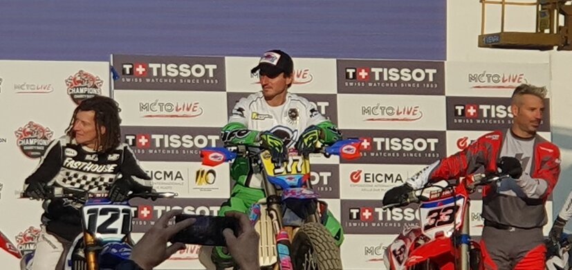 24c0628e-b85f-4e90-b6ea-7a427d1f6807