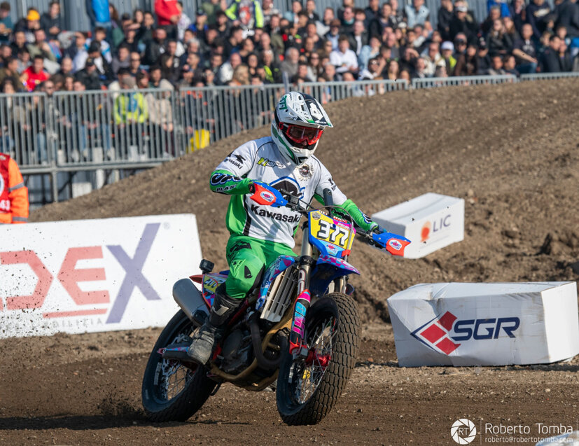 00b5fc3d-af07-4de9-8236-2b70e6f708b2